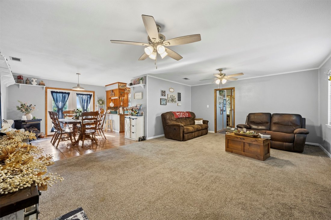 Farm Ranch in Ennis, Texas, United States 5 - 18086050