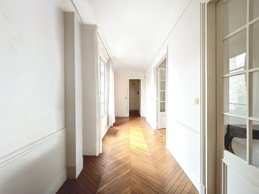 Apartment in Thiers, Le Raincy, France 5 - 17957613