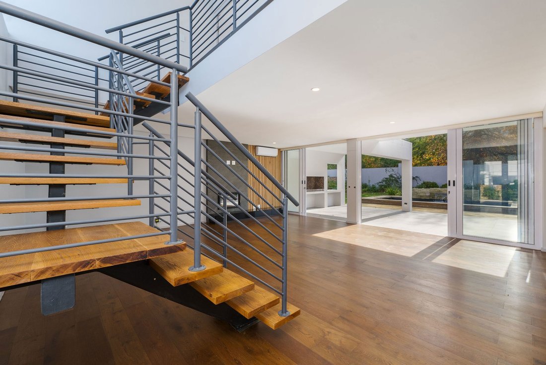 House in Erinvale Golf Estate, Cape Town, Western Cape 5 - 18085010