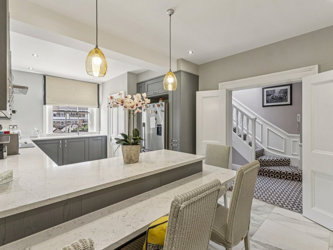 Apartment in Ebury, Westminster, England 3 - 18087372