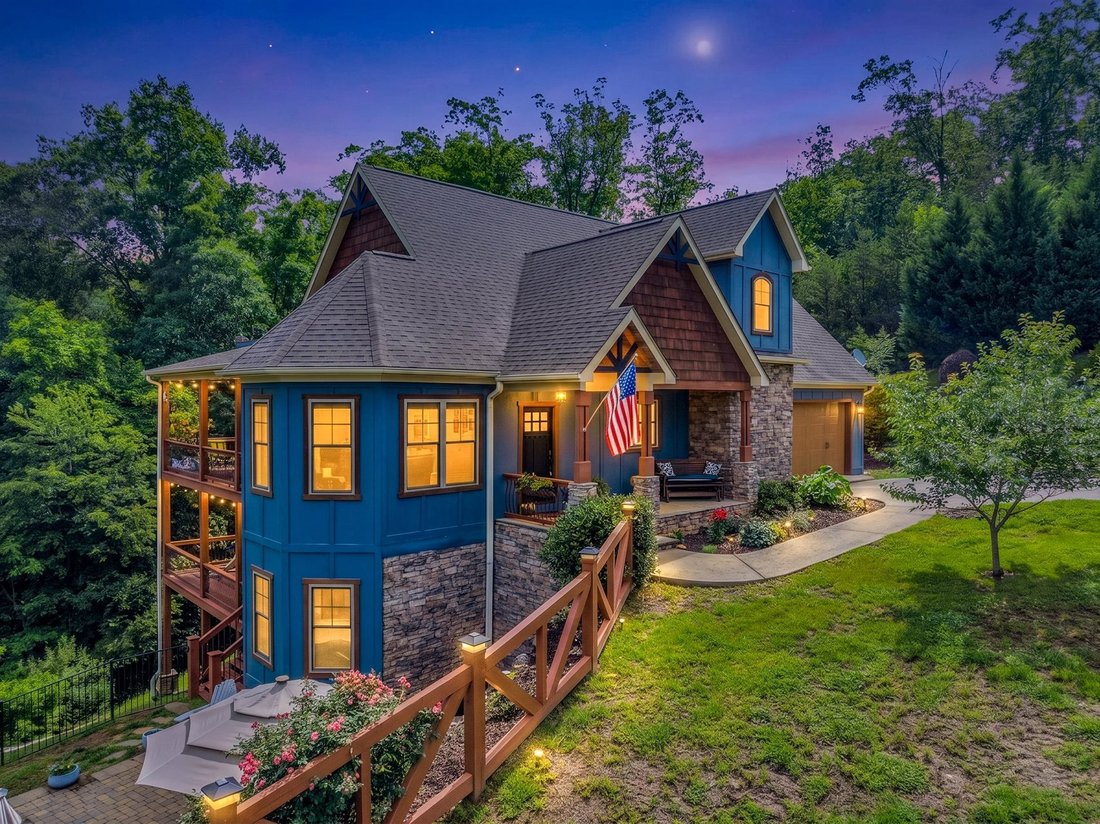 House in Lake Lure, North Carolina, United States 2 - 18088135