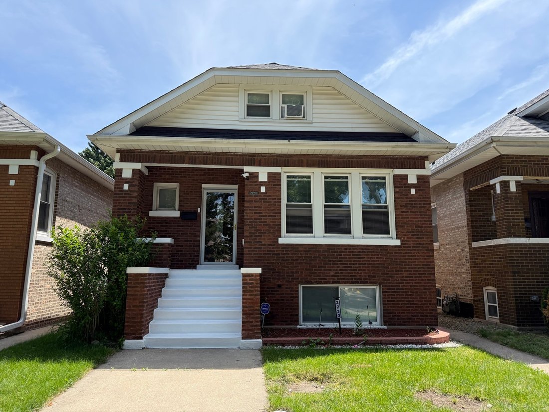 House in Berwyn, Illinois, United States 2 - 18086293