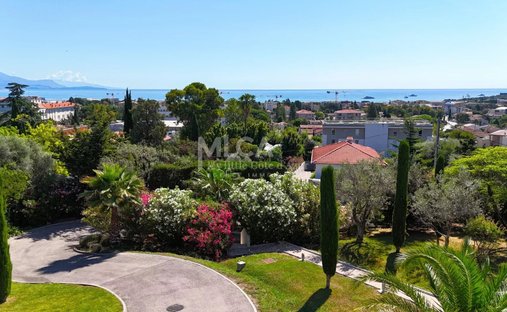 Apartment in La Constance-Le Puy, Antibes, France 1