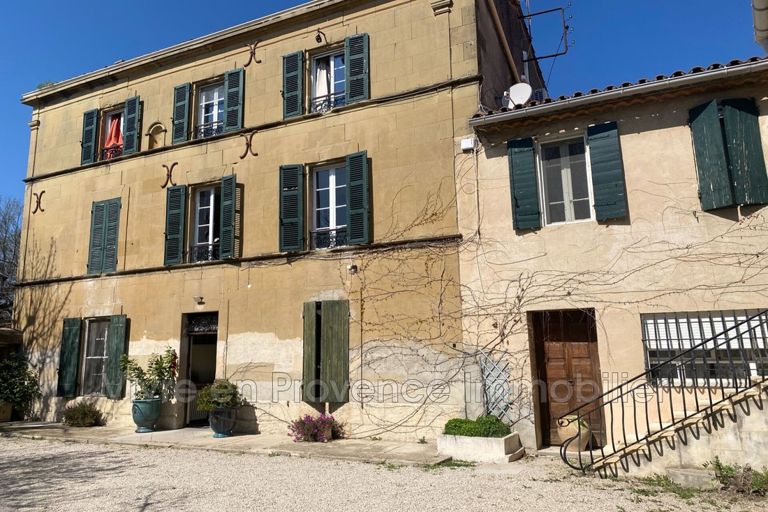 Villa in Nord et Ouest, Eyguières, France 5 - 18089581