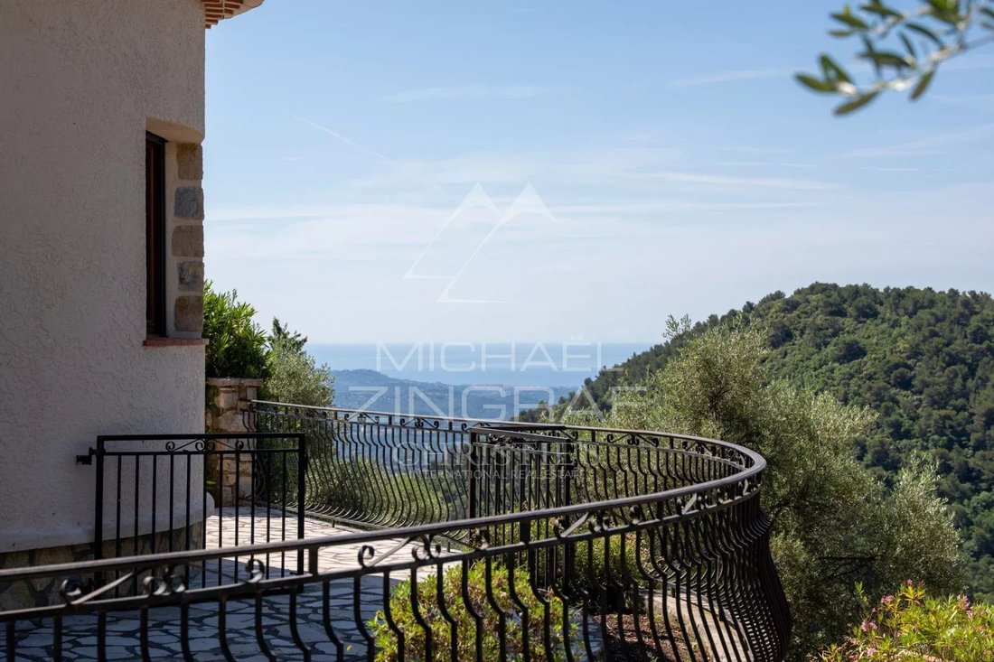 Villa in Grasse, Provence-Alpes-Côte d'Azur, France 3 - 18082985