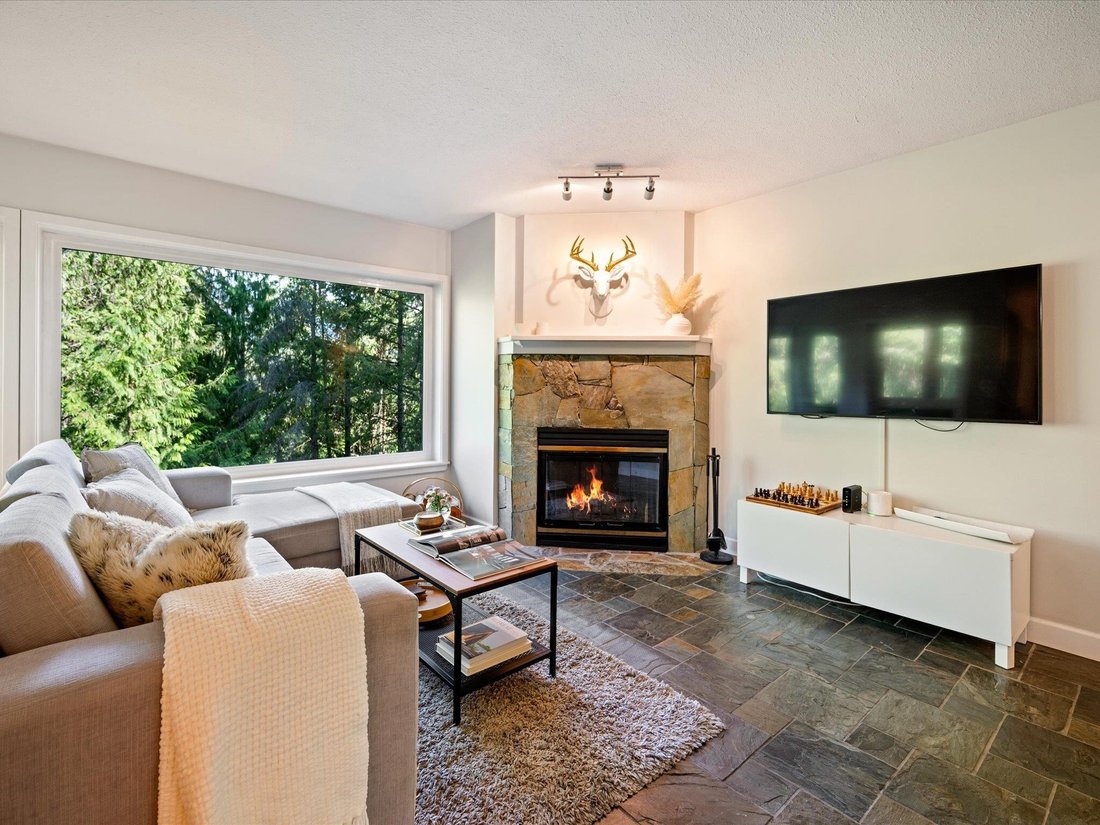 Townhouse in Whistler, British Columbia, Canada 2 - 18086721