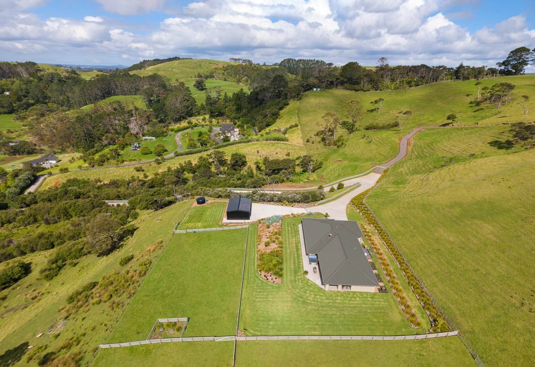 House in Waimauku, Auckland, New Zealand 2 - 15586892