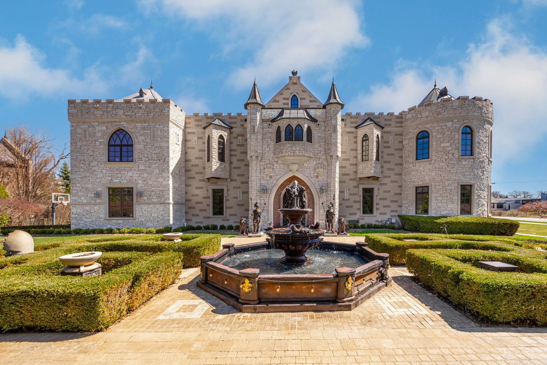 House in Oak Brook, Illinois, United States 1 - 18086186
