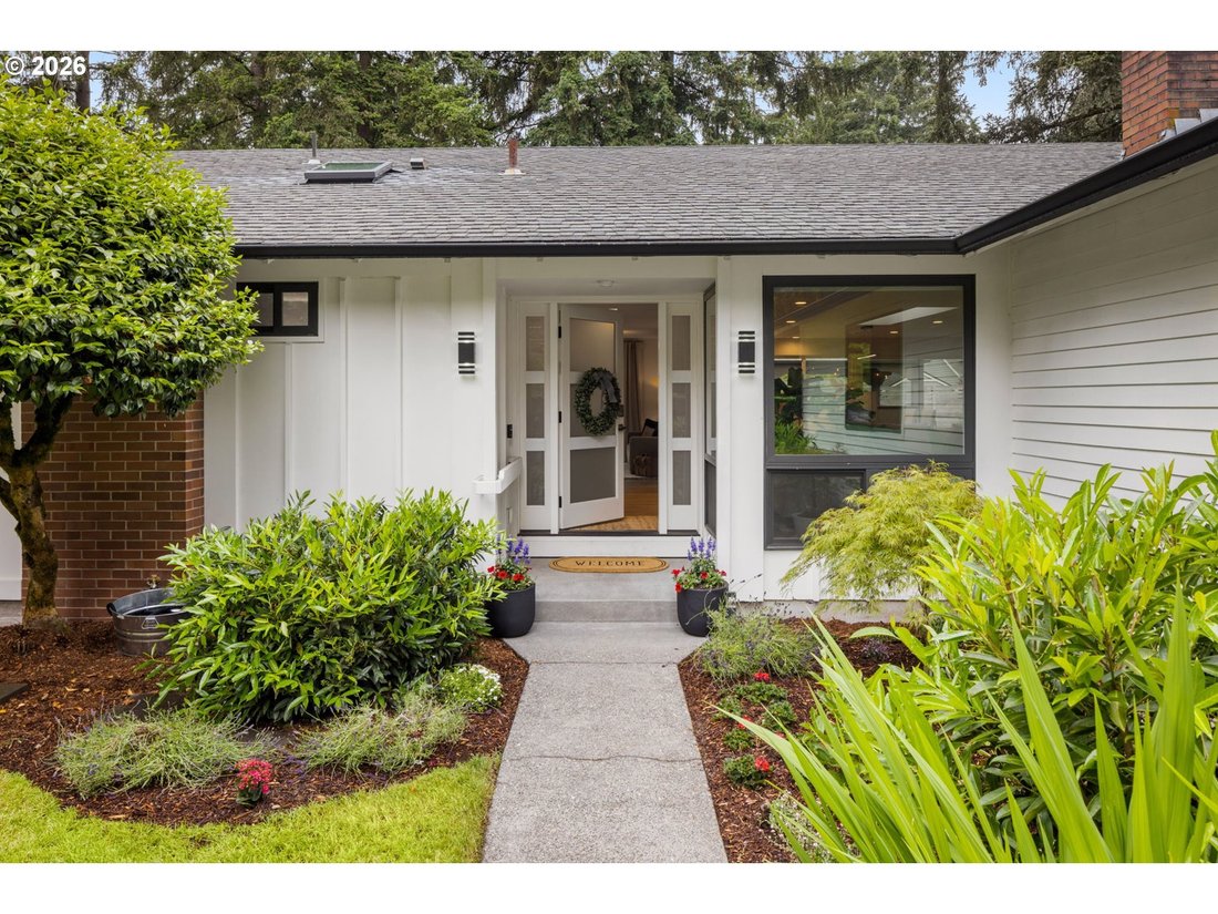 House in Lake Oswego, Oregon, United States 2 - 18089289