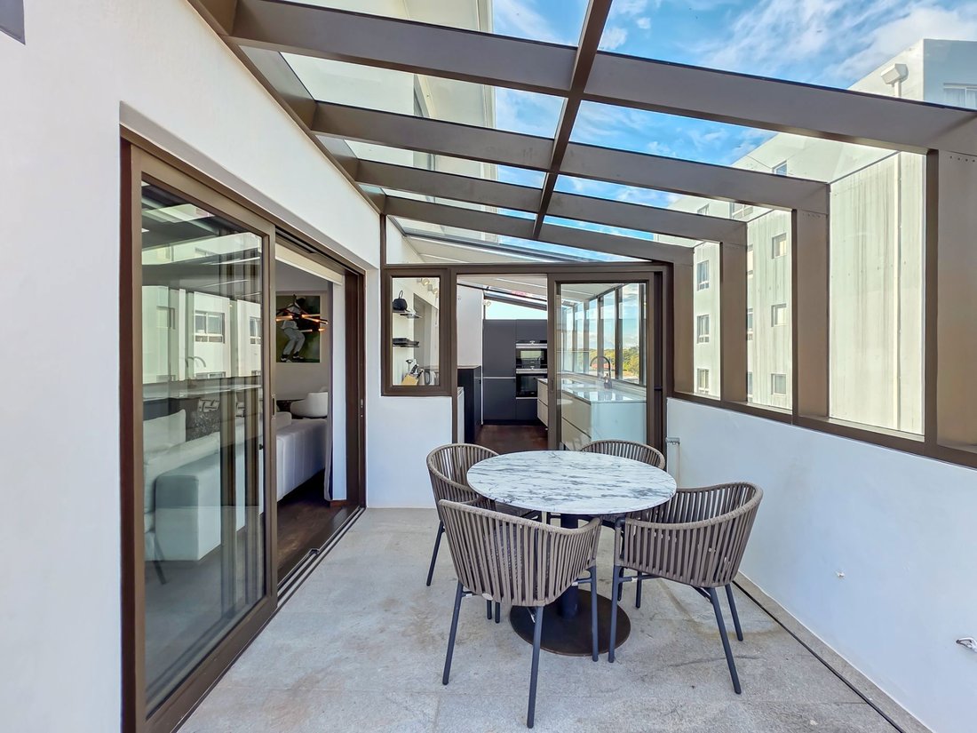 Apartment in Three Anchor Bay, Atlantic Seaboard, Cape Town 2 - 18084946