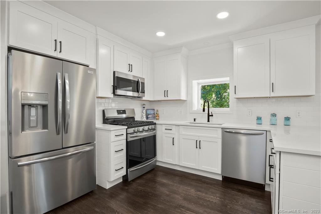 House in Trumbull, Connecticut, United States 3 - 18081452
