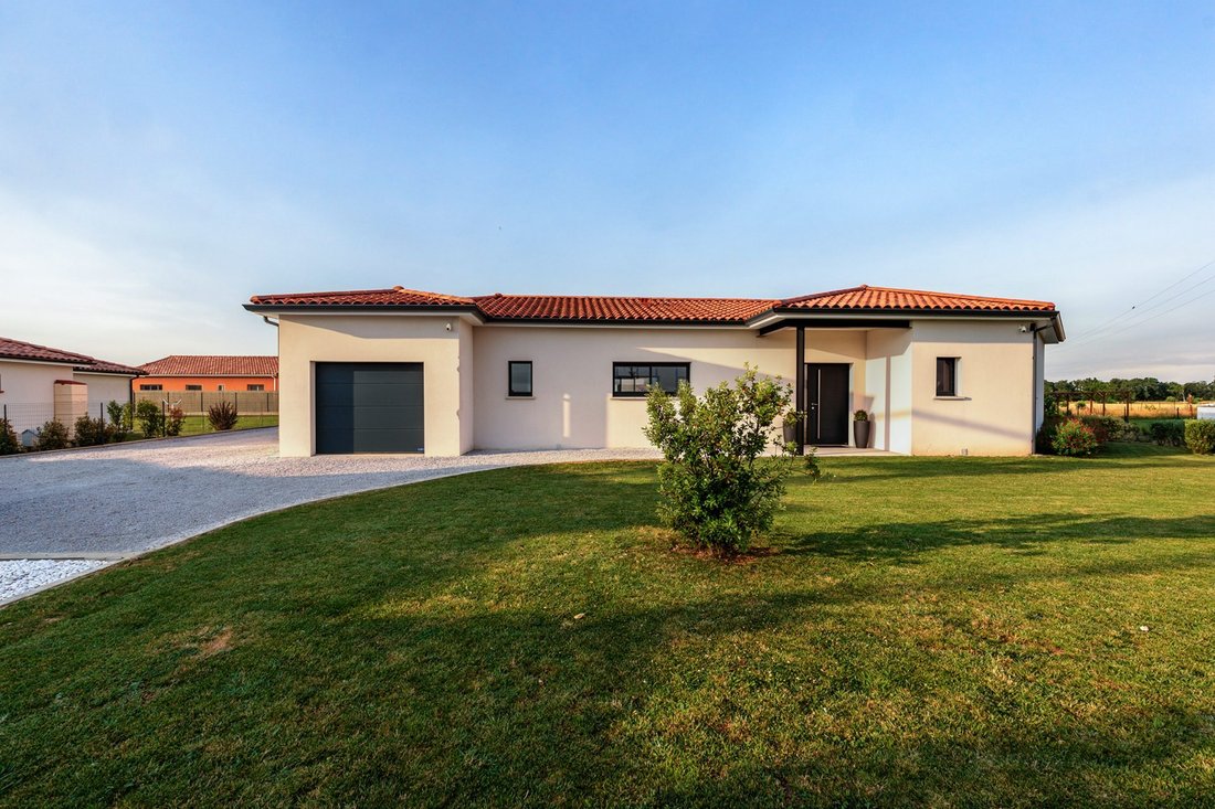 House in Saint-Lys, Occitania, France 2 - 18088182