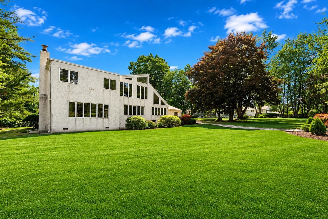 House in Oradell, New Jersey, United States 4 - 18084355