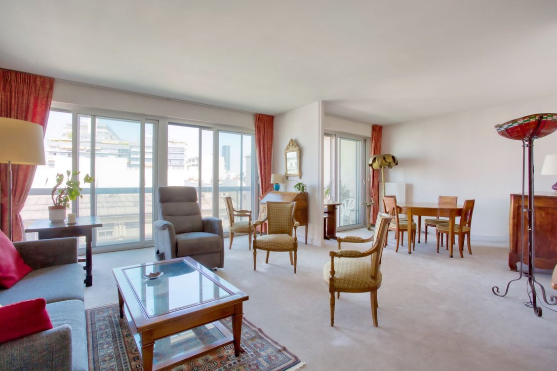 Apartment in Lorette-Martyrs, Paris 9e Arrondissement, Paris 2 - 18040986