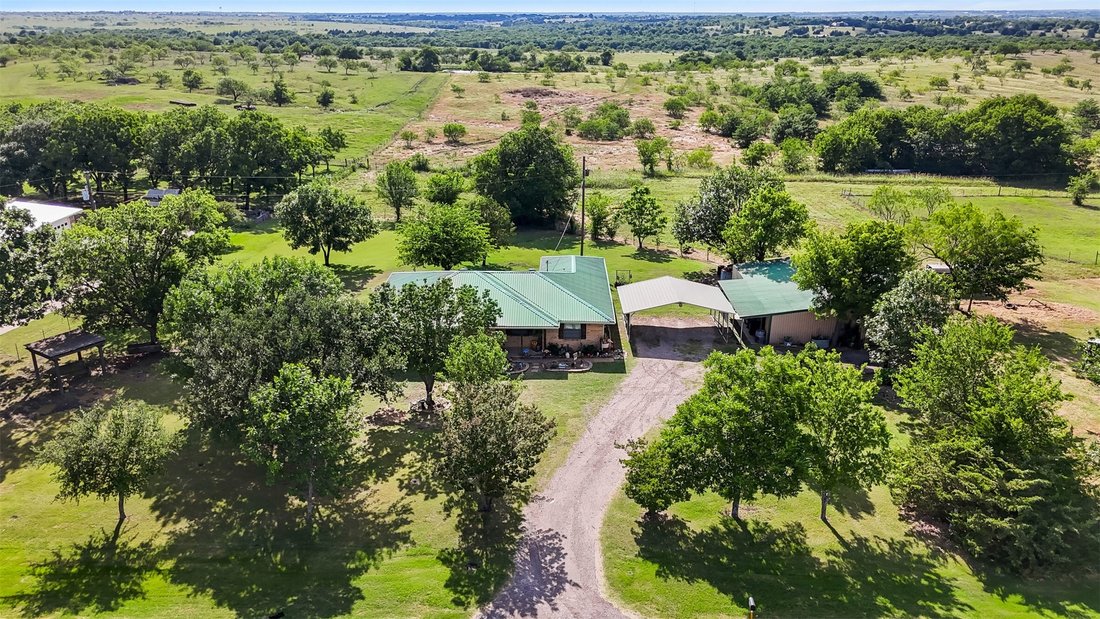 Farm Ranch in Ennis, Texas, United States 2 - 18086050