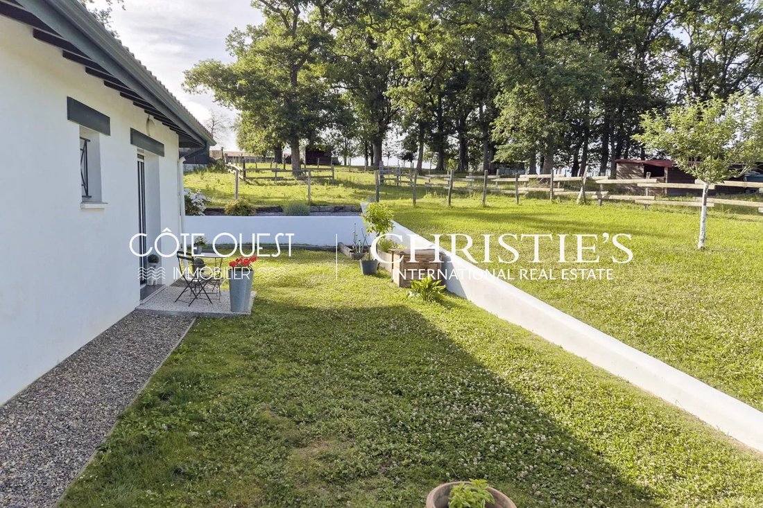 House in Ustaritz, Nouvelle-Aquitaine, France 4 - 15697288