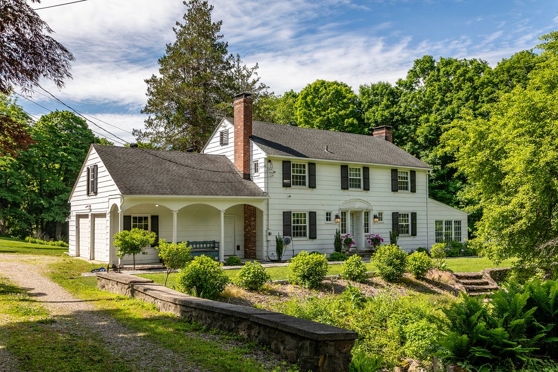 House in Watertown, Connecticut, United States 3 - 18083523