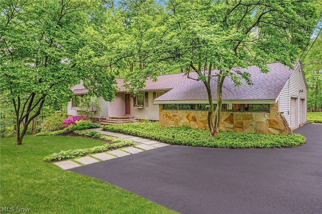 House in Akron, Ohio, United States 2 - 18036932