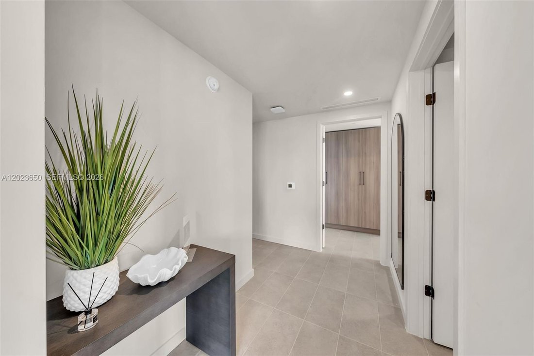 Condo in Miami, Florida, United States 2 - 18081130