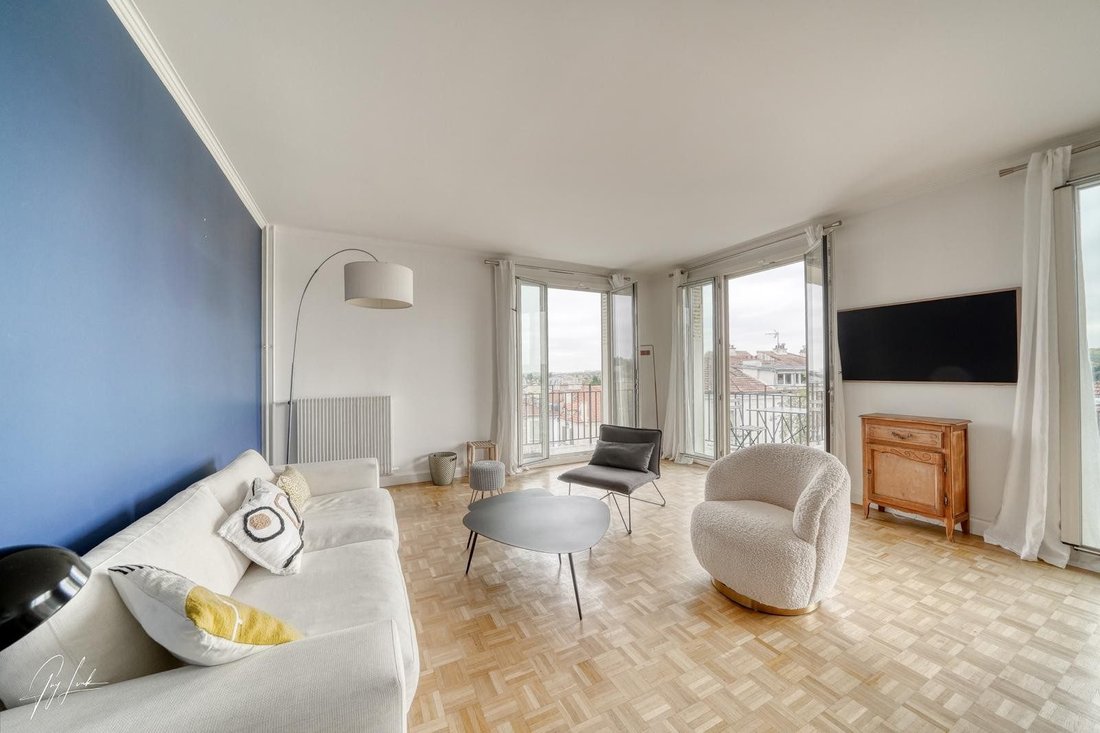 Apartment in Les Bures, Garches, France 2 - 18088200