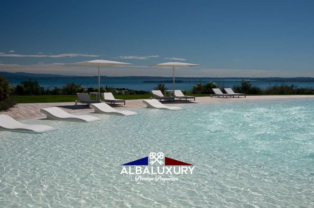 Apartment in Hill Zone, Padenghe sul Garda, Lombardy 3 - 18086254