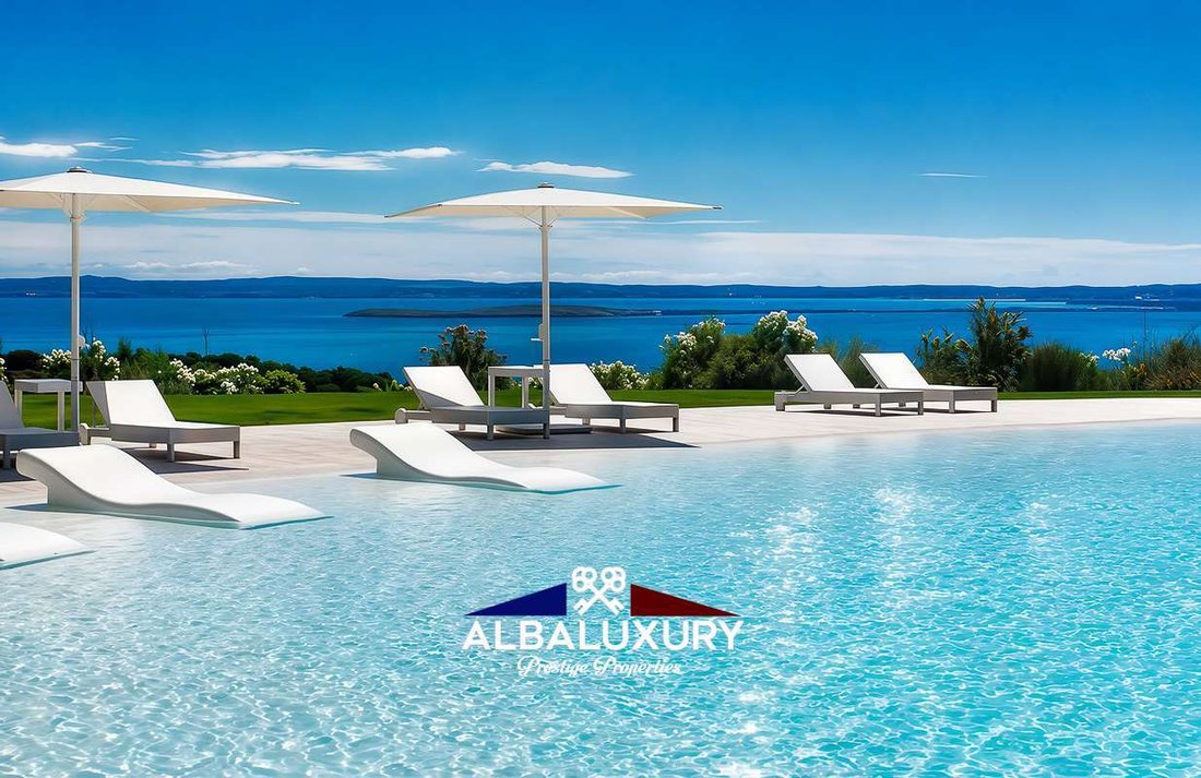 Apartment in Hill Zone, Padenghe sul Garda, Lombardy 1 - 18086302