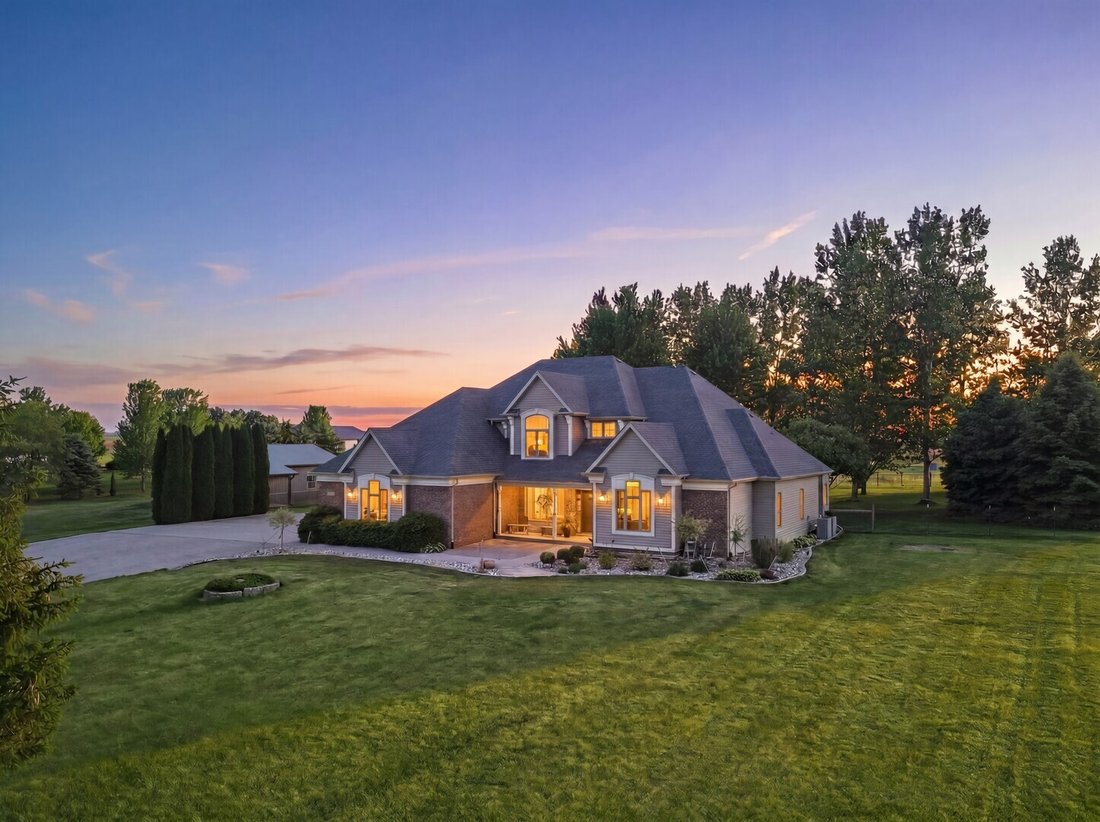 House in DeKalb, Illinois, United States 3 - 18076295