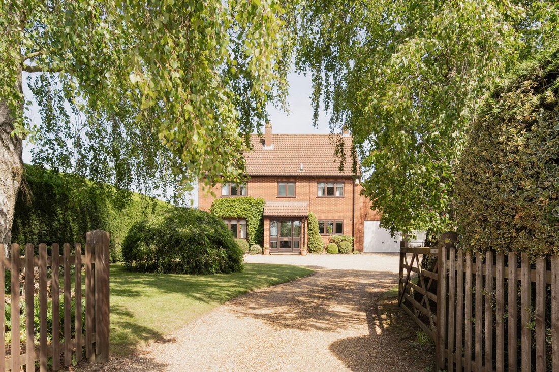 House in East Tuddenham, England 1 - 18083032