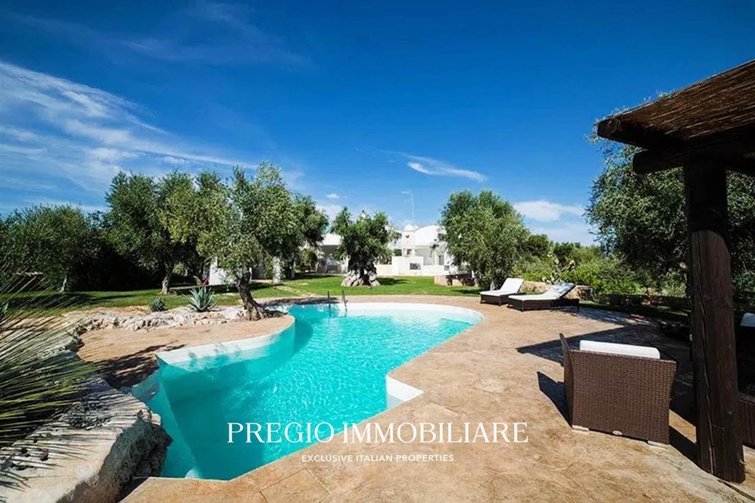 Villa in Tamburroni-Grottone-Rosara, Ostuni, Apulia 1 - 18087250