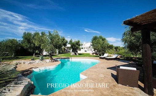 Villa in Tamburroni-Grottone-Rosara, Ostuni, Apulia 1