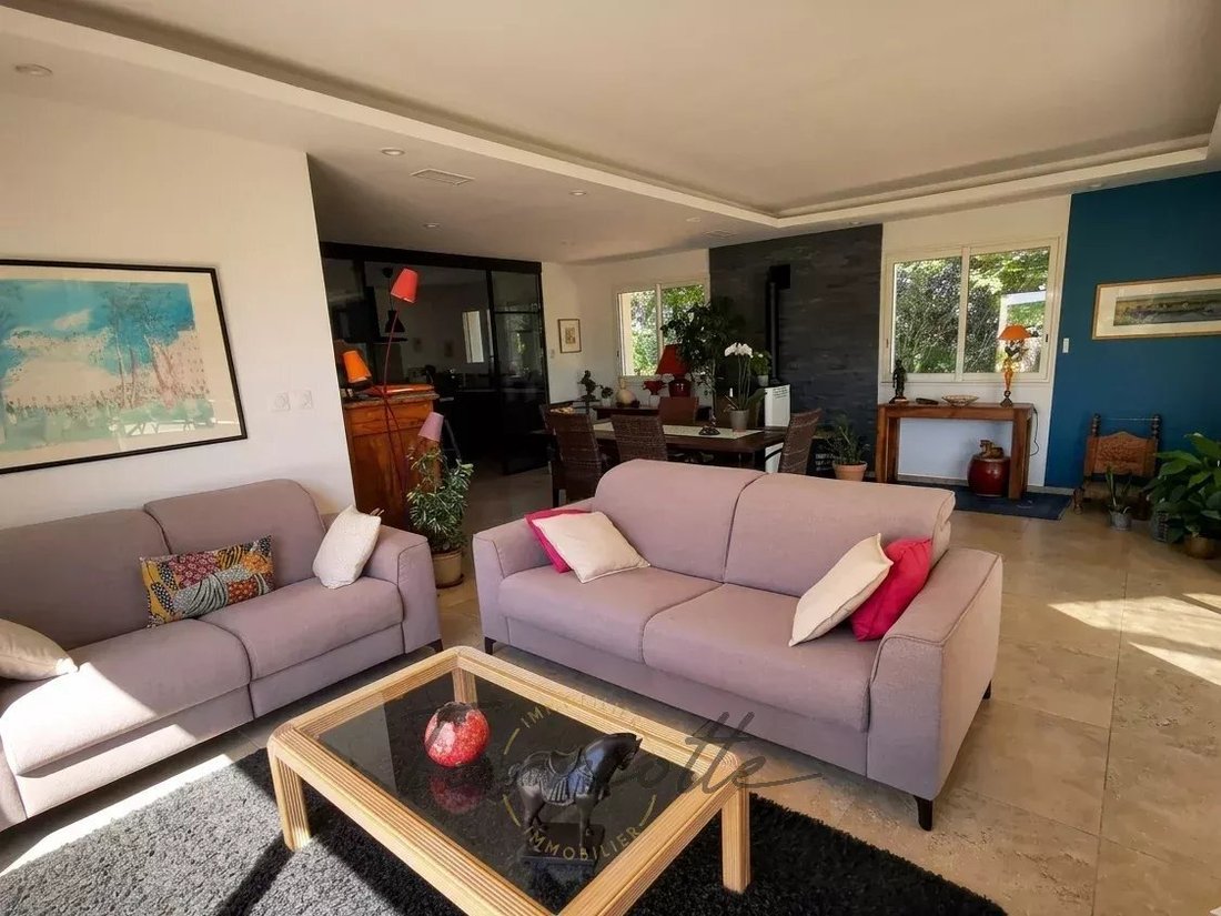 Villa in Alba-la-Romaine, Auvergne-Rhône-Alpes, France 5 - 18037049