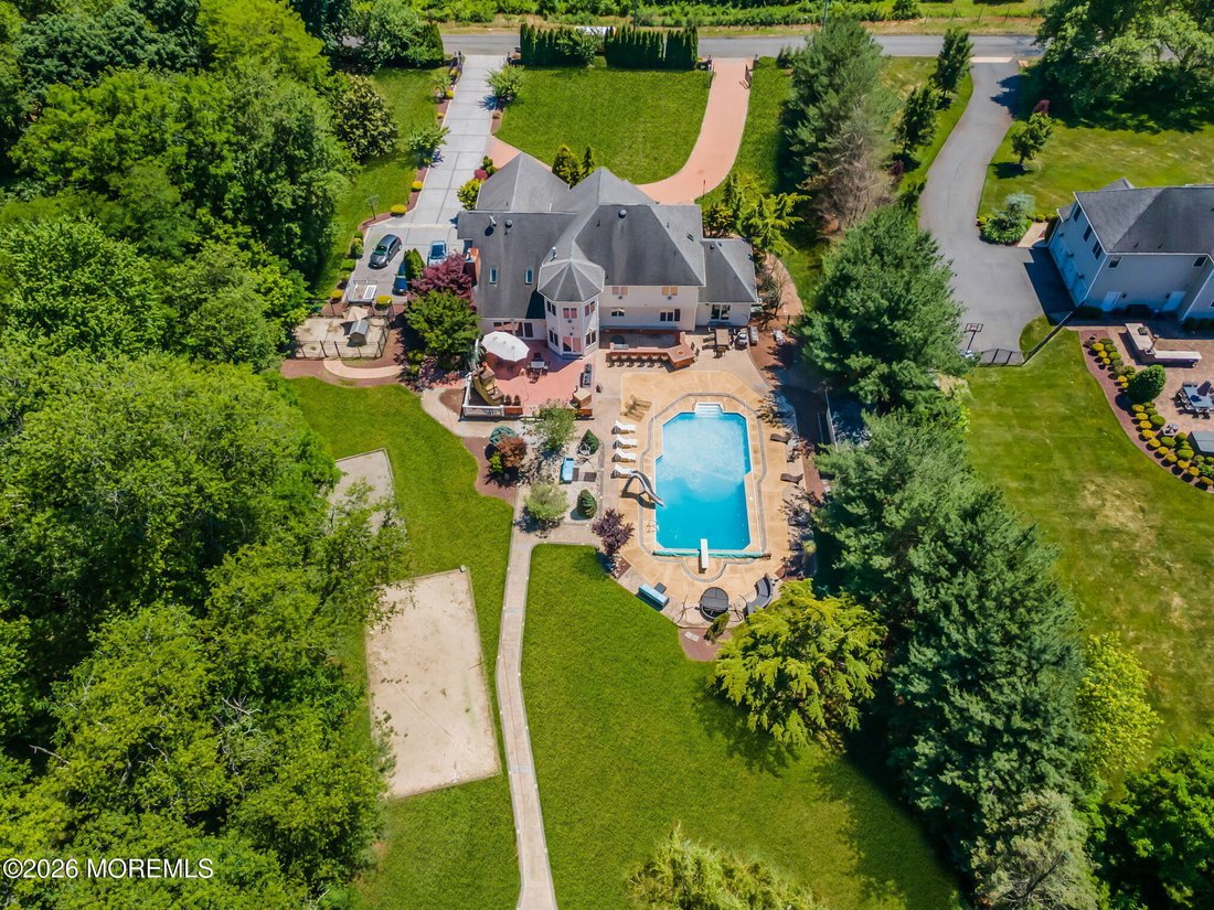 House in Manalapan Township, New Jersey, United States 1 - 17803574