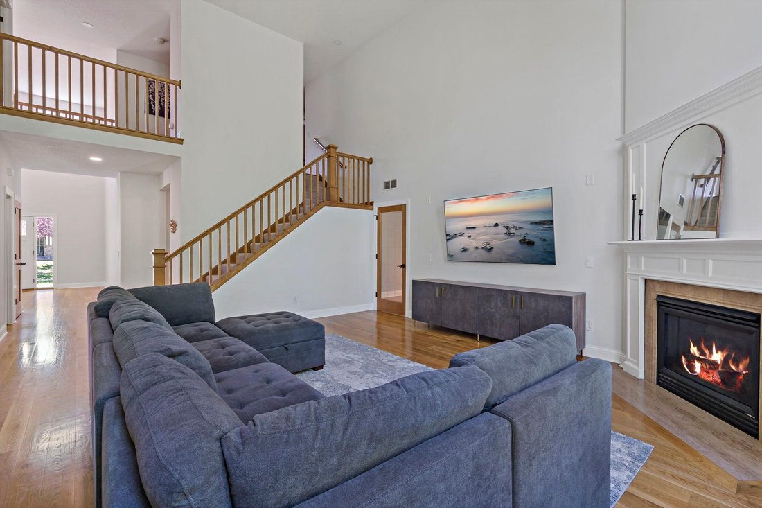 House in Maple Grove, Minnesota, United States 4 - 18089197