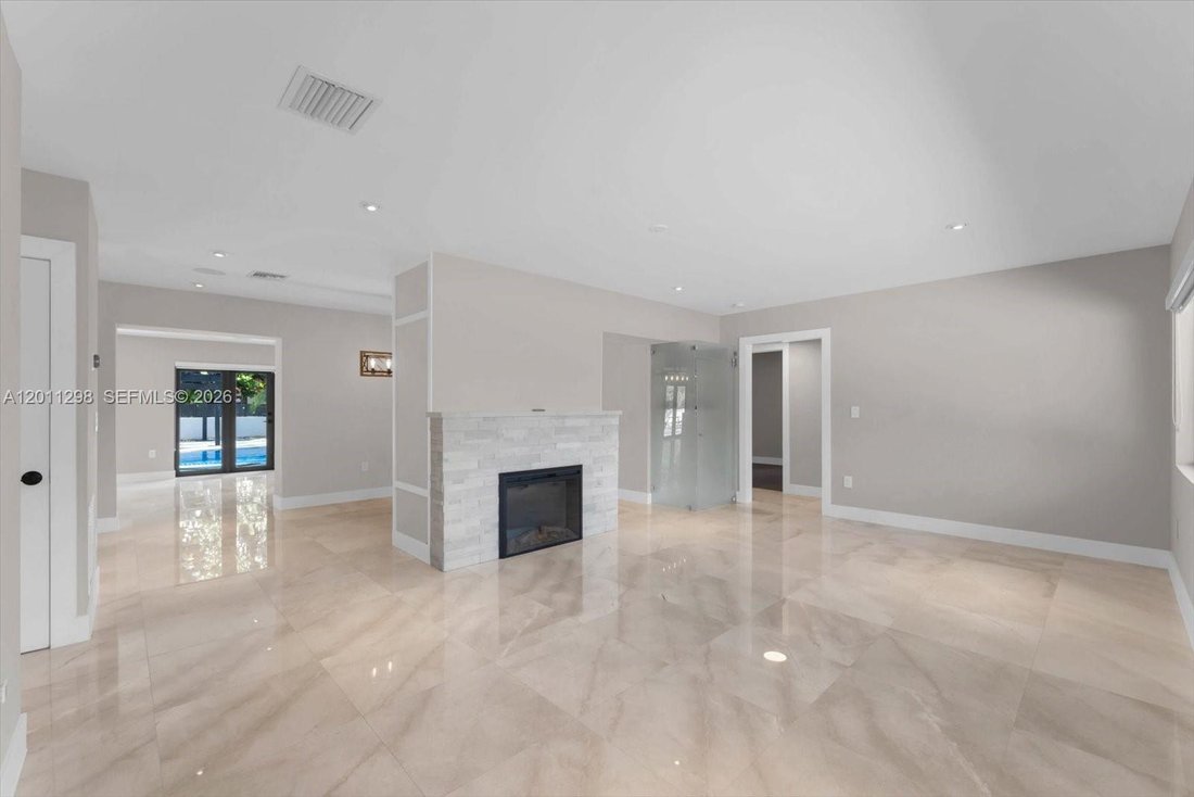House in Miami, Florida, United States 4 - 17887549