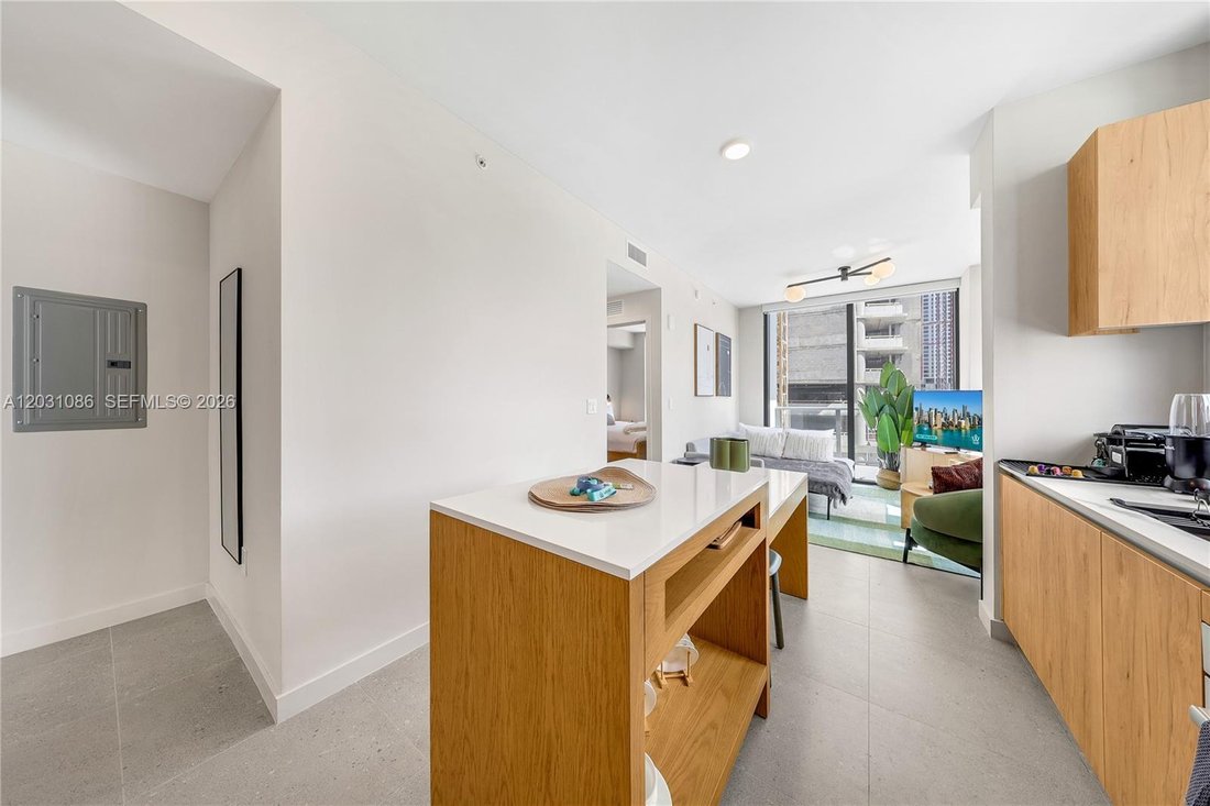 Condo in Miami, Florida, United States 4 - 18085520