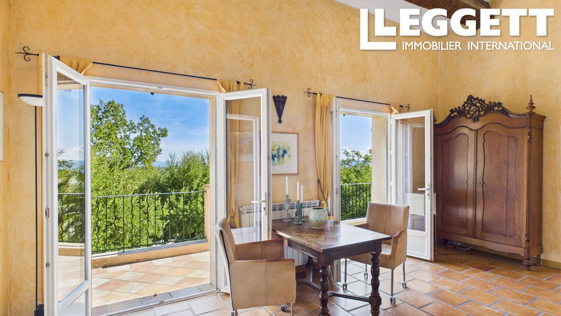 Villa in Le Cannet-des-Maures, Provence-Alpes-Côte d'Azur, France 4 - 18087353