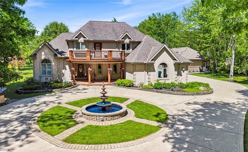 House in Chardon, Ohio, United States 1