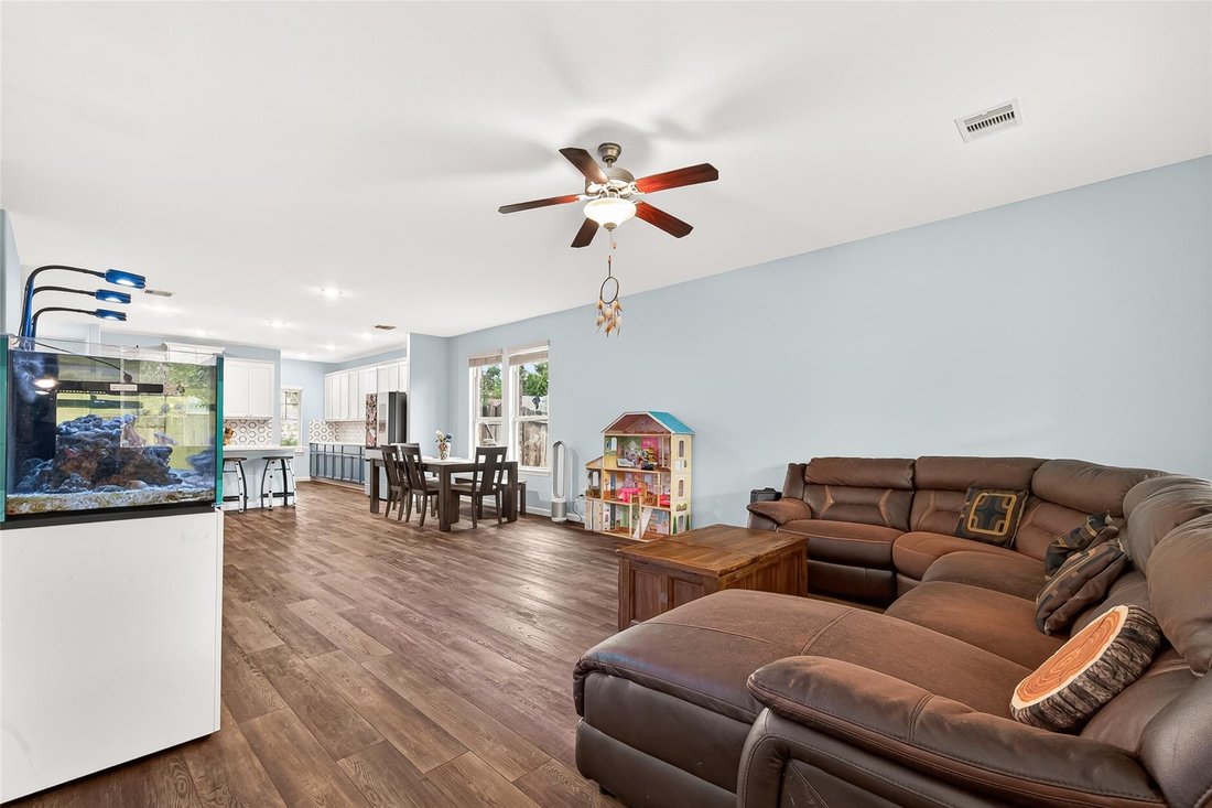 House in Conroe, Texas, United States 5 - 18082032