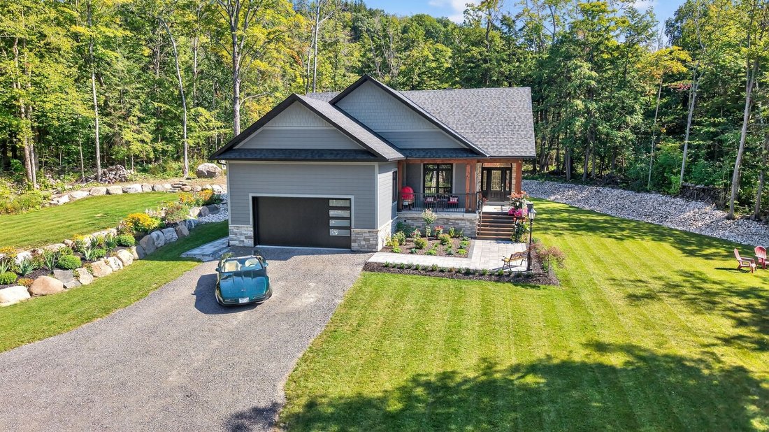 House in Tiny, Ontario, Canada 1 - 18088089