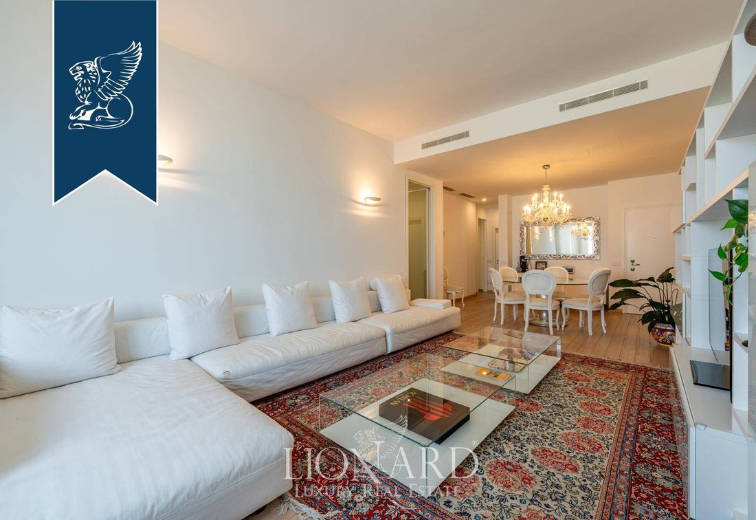 Apartment in Porta Venezia - Repubblica, Milan, Italy 1 - 18087481