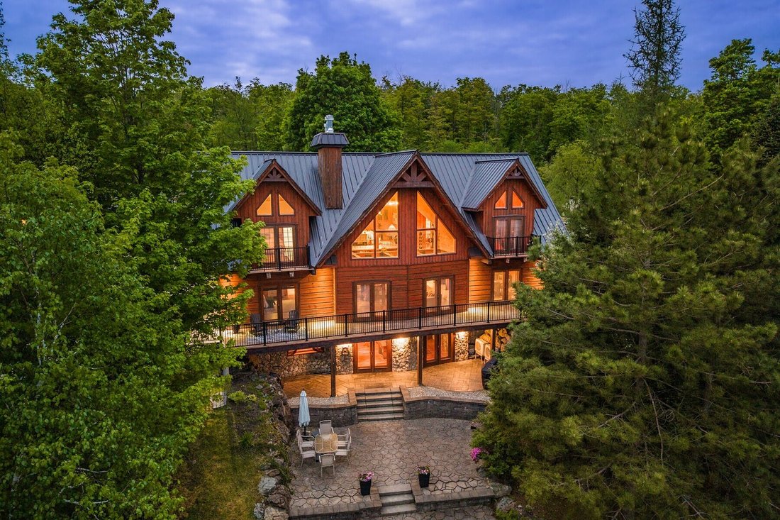 House in Bolton-Est, Quebec, Canada 1 - 18087227