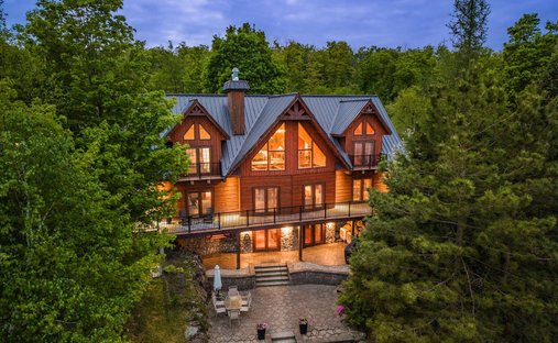 House in Bolton-Est, Quebec, Canada 1