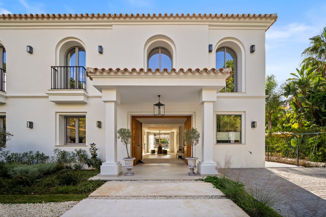 Villa in Benahavis, Andalusia, Spain 1 - 18087194