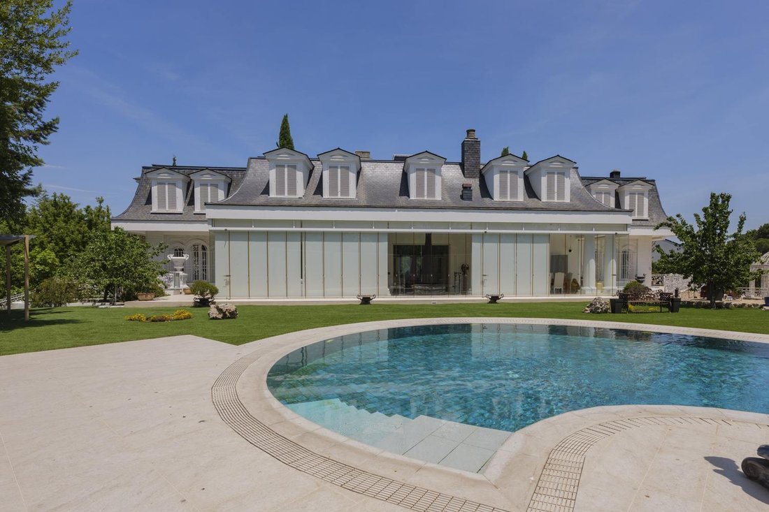 Villa in Somosaguas, Pozuelo de Alarcon, Comunidad de Madrid 1 - 17240556