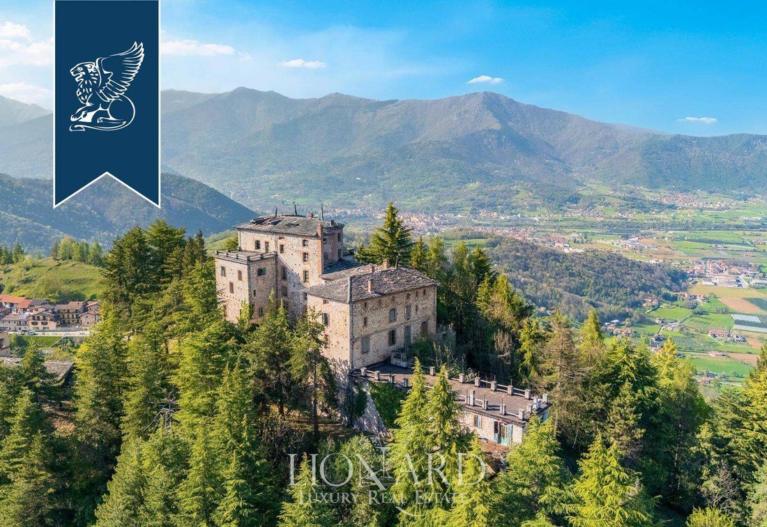Castle in Montemale di Cuneo, Piedmont, Italy 2 - 18087474