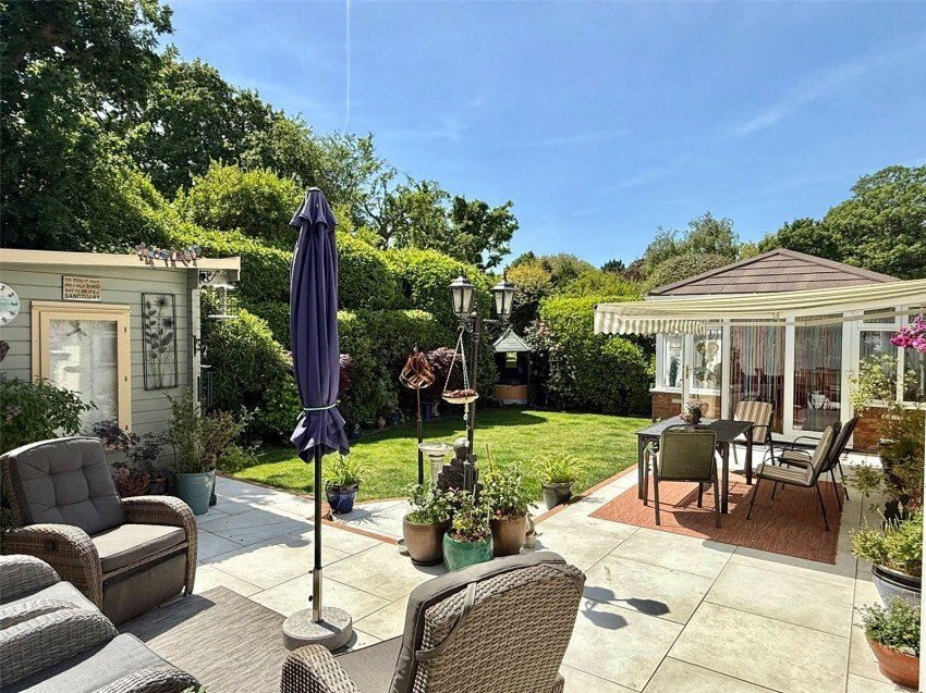 Chalet in Milford on Sea, England 2 - 18081215