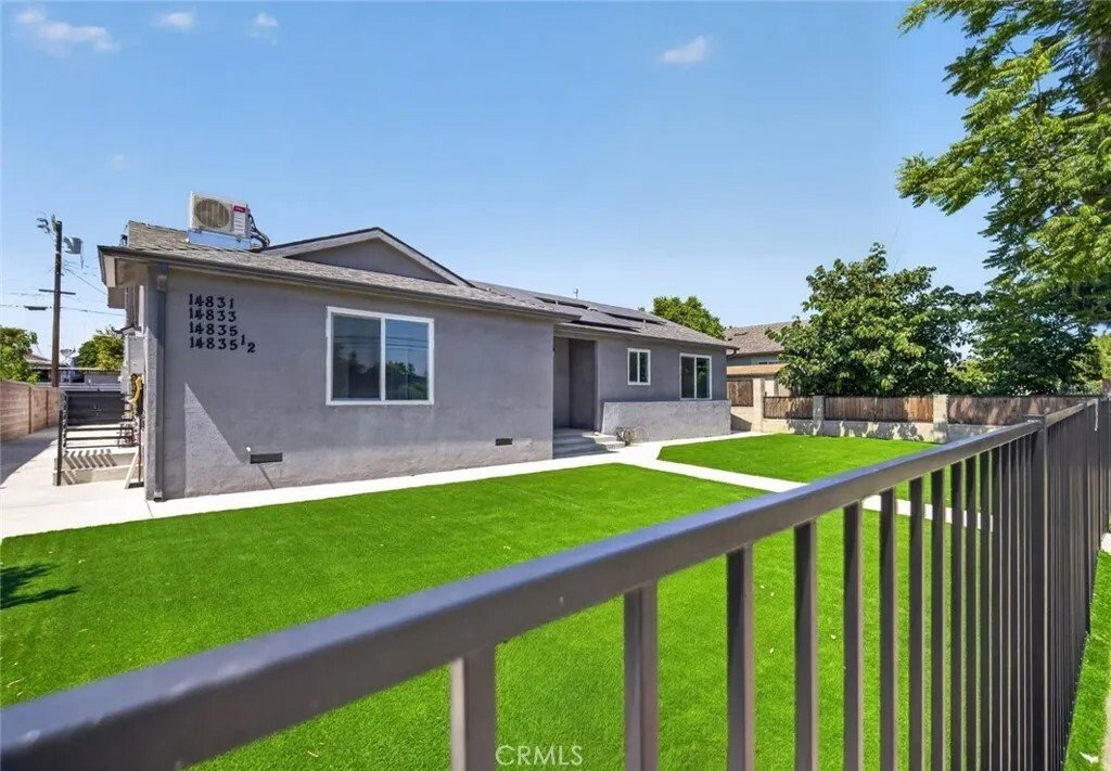 Los Angeles, California, United States 2 - 18088837