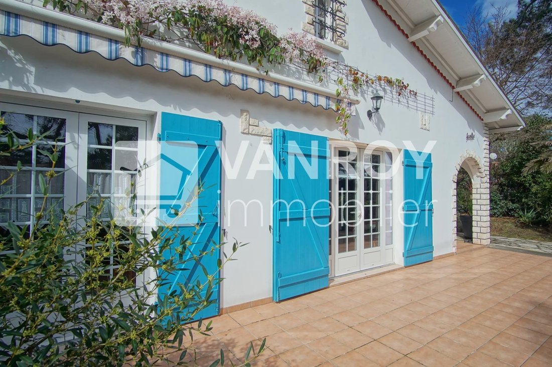 Villa in Le Moulleau-Les Abatilles, Arcachon, France 1 - 18084456