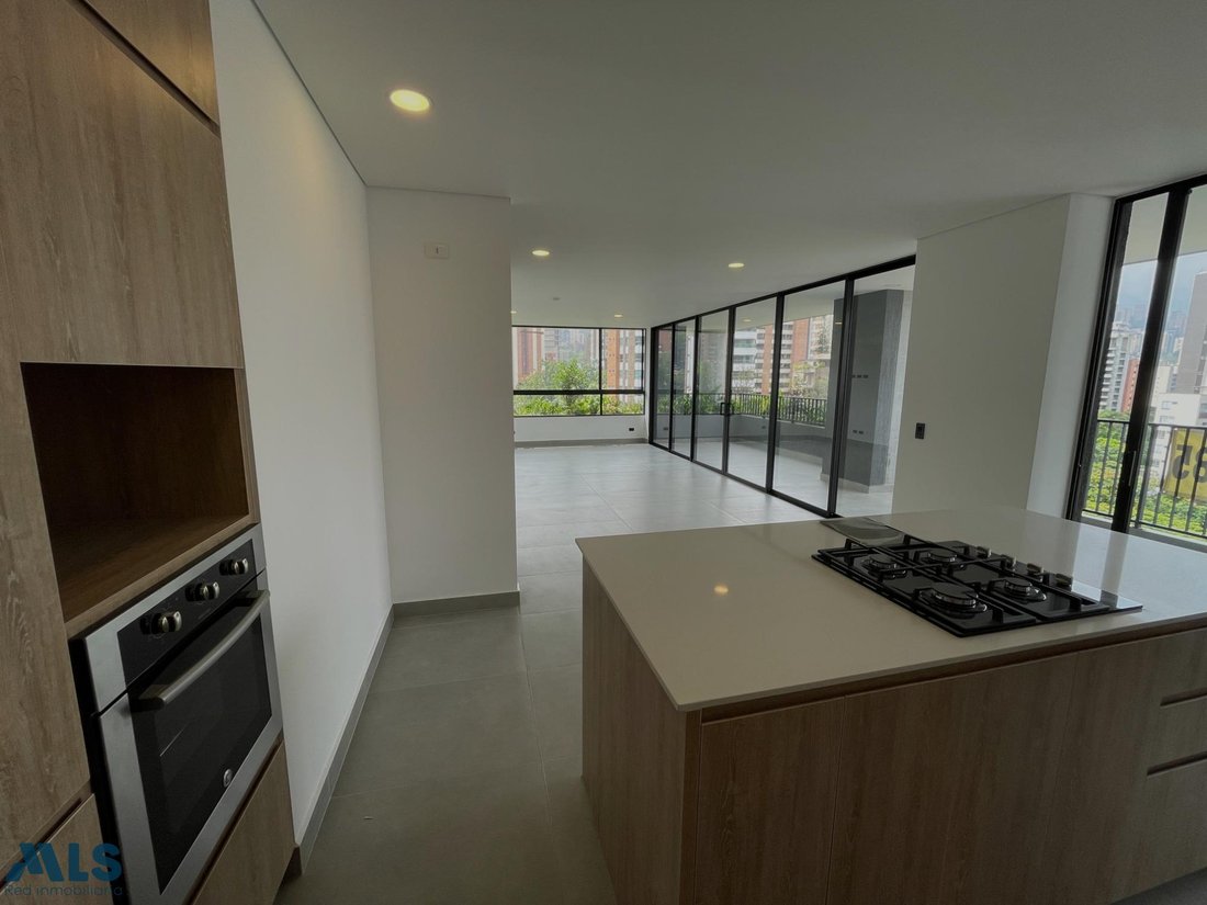 Apartment in Medellín, Antioquia, Colombia 2 - 18089239