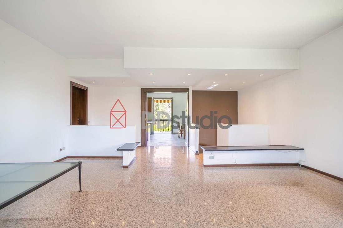 Villa in Longuelo, Bergamo, Italy 2 - 18087193